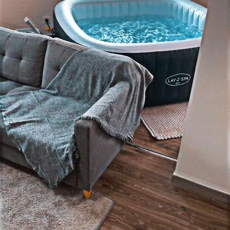 Appartement Cosy Et Chaleureux Avec Jacuzzi Seraing Exterior foto
